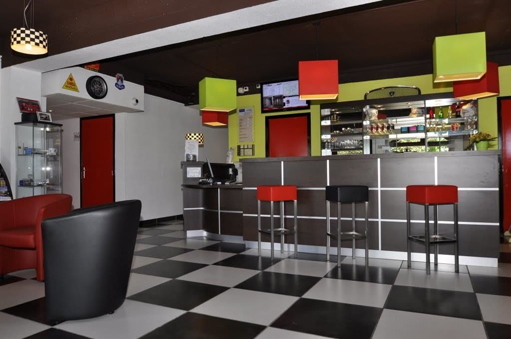 Enzo Hotels Cannes-Ecluse By Kyriad Direct Restaurant photo